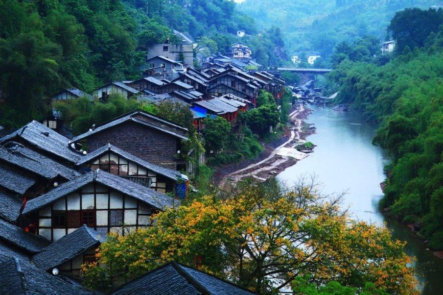 打造彩灯联名款“王者荣耀”“泡泡玛特”